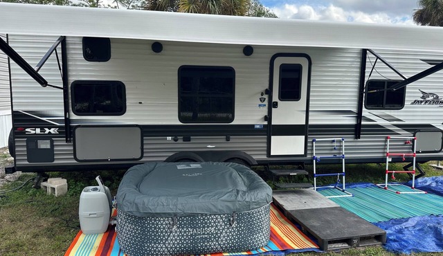 “RV Country Living” Glamping