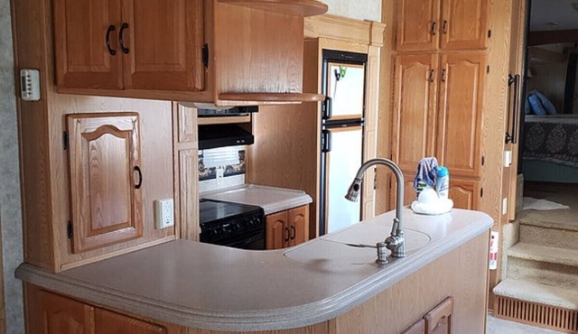 RV Exectutive Home, Indoor Inground Pool, Tranquil Property