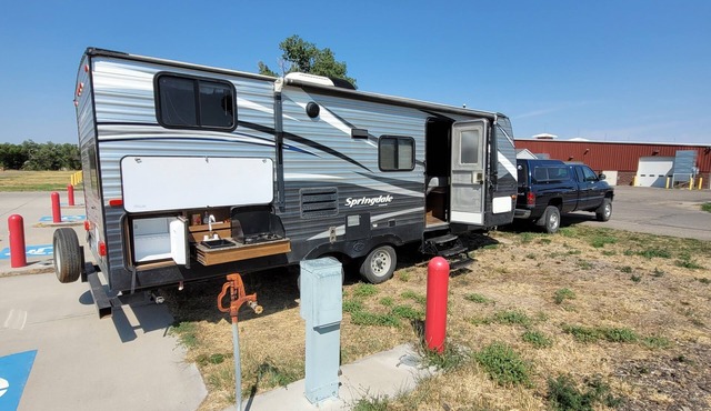 RV - Hwy 59N Douglas, WY- Quiet Spot for Workers.