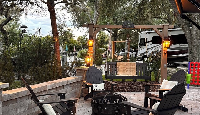 RV in River Ranch, fully equipped, WiFi,nFire pit, outdoor games