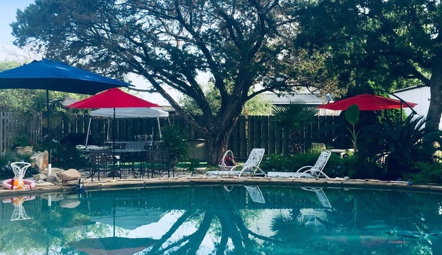 RV ,lake access , Swimming Pool & kayaks may be shared , Sleeps 4!