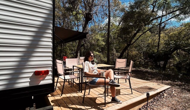 RV on Santa Fe River Close to Ginnie Springs!n