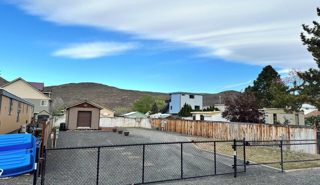 RV parking in Sunland, close to the park and the store. SHARED SITE