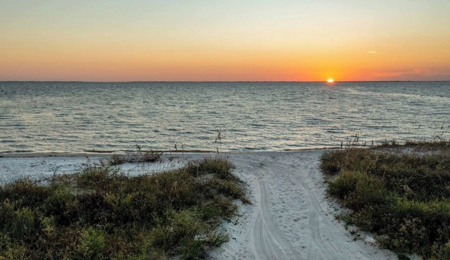 RV Ready! Full Hookups. Enjoy Port St. Joe and the Beaches at this Private RV
