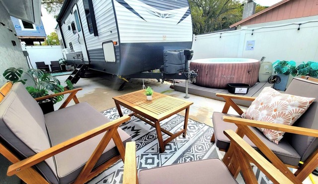 RV w/Hot Tub, Private Patio, Sleeps 8, Near Tampa!