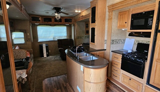 RV with 4 slide outs
