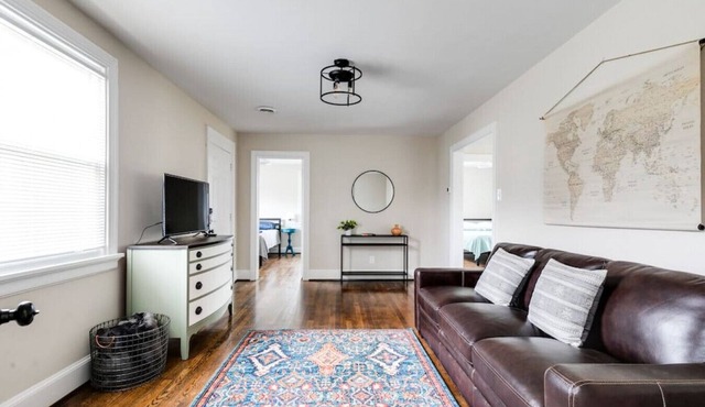 RVA Cottage Cozy & Spacious Near Downtown