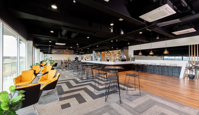 Rydges Pit Lane Hotel