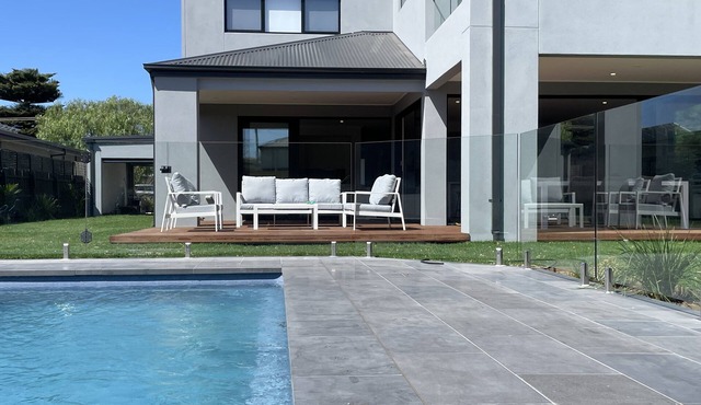 Rye Beach Retreat. Pool + spa