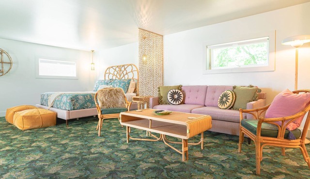 Rye Motor Inn - Deluxe King Studio Apartment - ADULTS ONLY