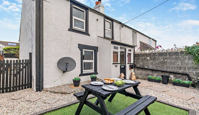 Ryefields - Two Bedroom House, Sleeps 4