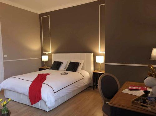 Séjour de Charme au Château avec Petit-Déjeuner et Parking - FR-1-591-705