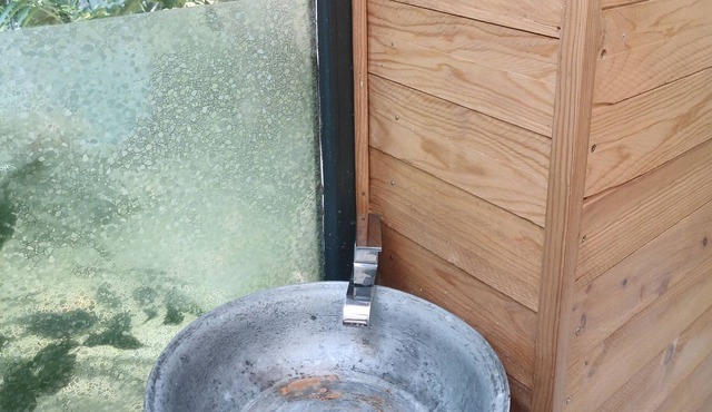 Séjour Insolite en Pleine Nature Dans un Séchoir à Plantes Aromatiques