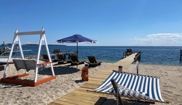 Sí Paradise, waterfront home!