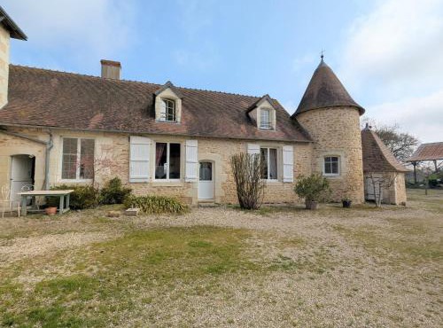 Séjour Nature Confortable à Arpheuilles avec Parking - FR-1-591-728