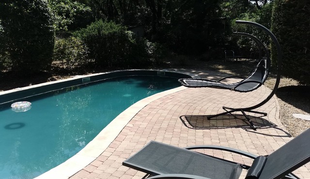 Sérénité totale et moments de bonheur intime dans la nature de Méditerranée