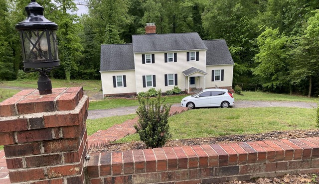 S- Cheerful- 1 Bedroom residential home In Richmond
