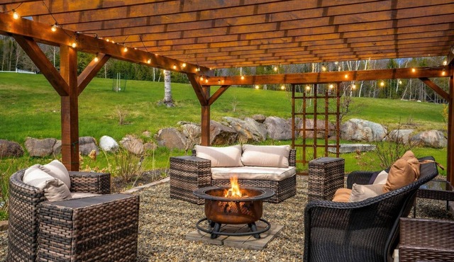 S Diamond S Retreat | Hot Tub + Snowmobile Access – Sleeps 10