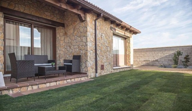 Self catering AT Blanca de Navarra for 14 people