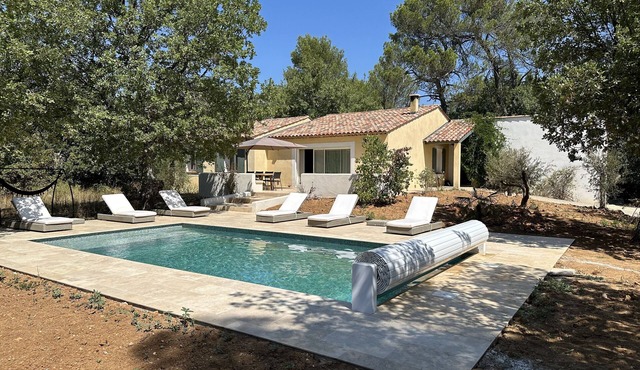 Sous les Oliviers, Villa 6 Personnes Tranquille, Climatisée, Piscine Privée