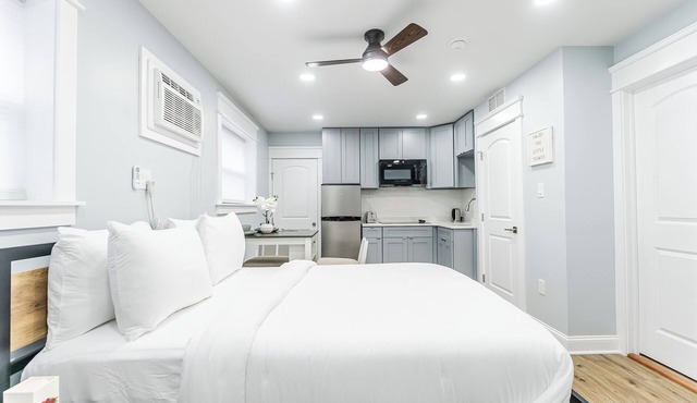 S. Philly Studio Minutes - Center City Passyunk Sq and More!