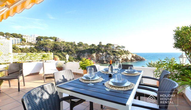 S01 HOUSE IN A CLIFF WITH AWESOME VIEW