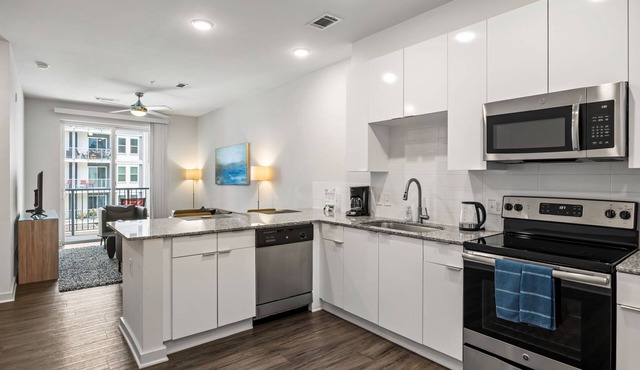 (S1BL) Enjoy a Full Kitchen in an Affordable 1-BR near Piedmont Park