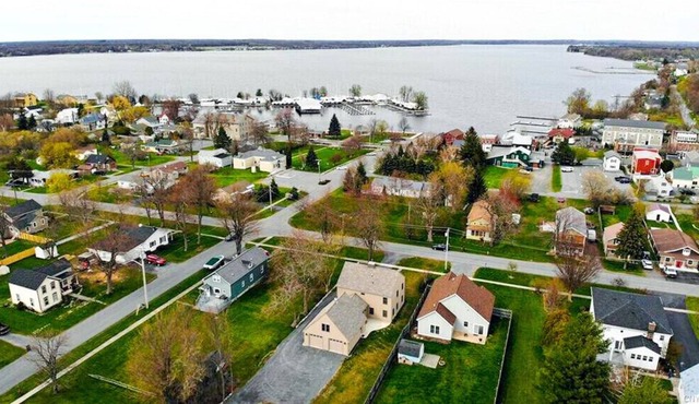 Sackets Harbor Hideaway