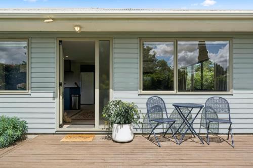 Sackville Sunshine - Martinborough Holiday Home
