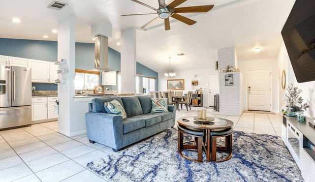 Sacramento Home w/Pool Near Dtwn: Pets Welcome!