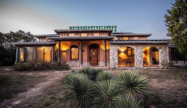 Sacred River Retreat For 12ppl