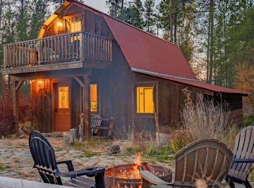 Saddle n' Sage, 7 min to Glacier, Fire Pit