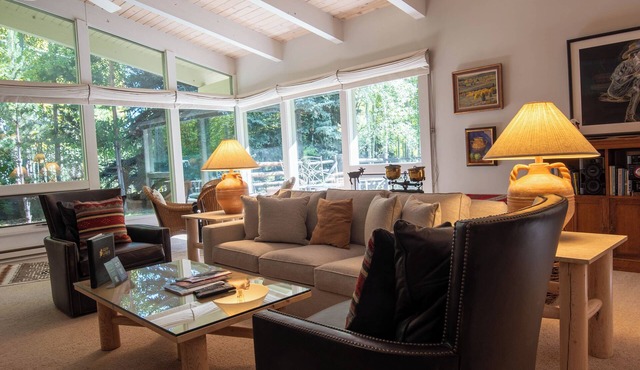 Saddle Rd Home 104 -Private Garage, Big Yard, Sun Valley Resort Amenities