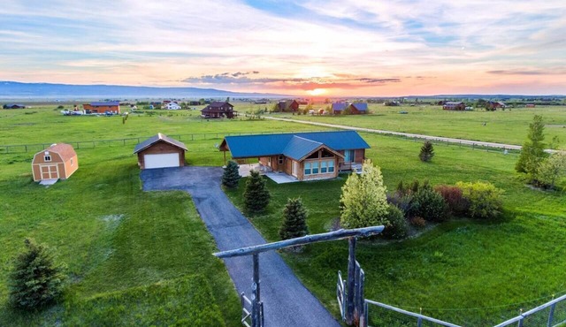 Saddlehorn Cabin -Amazing Views- Cross Country Trails