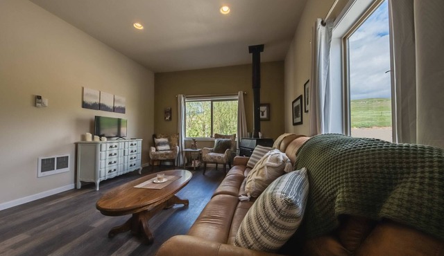 Saddlehorn Ridge Cabin - Firepit|Fireplace|Views