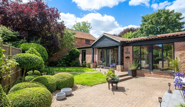 Saddlers - Four Bedroom House, Sleeps 8