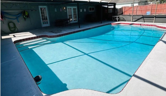 Safari Home King beds Big Pool