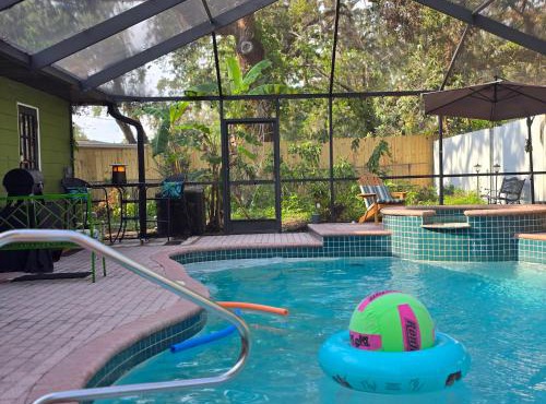 Safari Suites by Busch Gardens