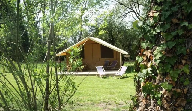 SAFARI TENT (without sanitary facilities) sleeps 4