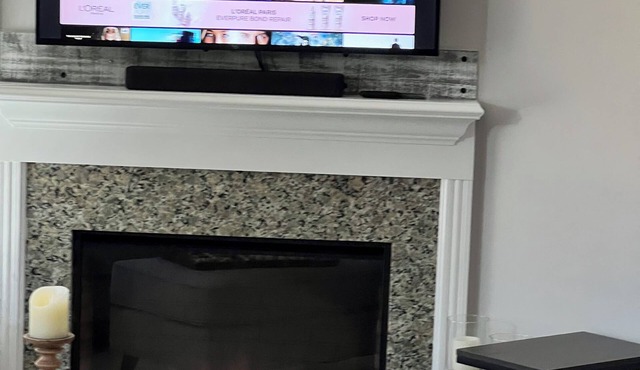 Safe and Restful Luxury Townhome 30 min from Nashville