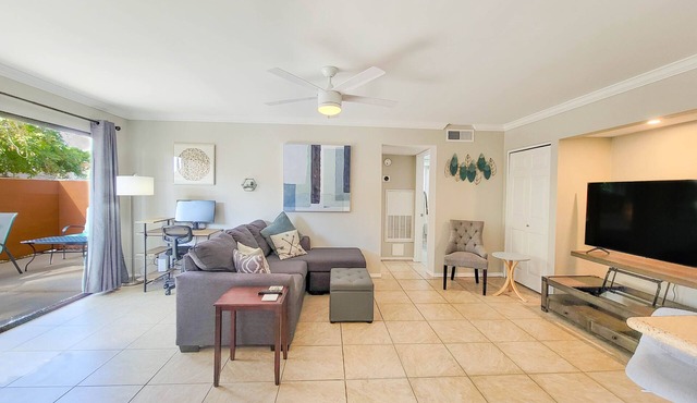 Safe, Cozy and Comfortable Ground Floor Private Condo Minutes from Old Town