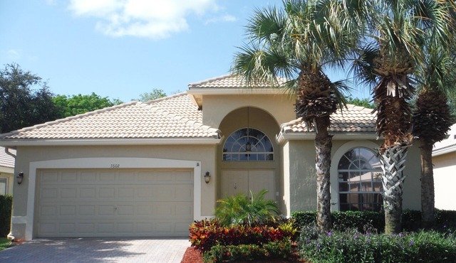 Safe Delray Beach, 3 bed/2, gated, Priv heated salt pool, Loaded, WIFI, NETFLIX