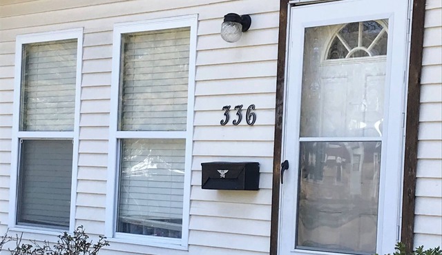 Safe neighborhood, short drive to ski resort, concert venues, etc