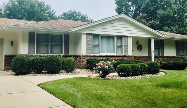 Safe perfect location near everything, 3+ bedrooms in NE Rockford