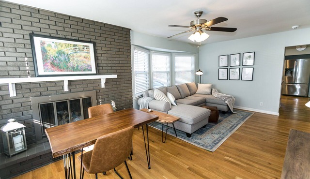 Safe Quiet Neighborhood! Clean and Cozy Family Friendly 2 bd w/Large Deck!