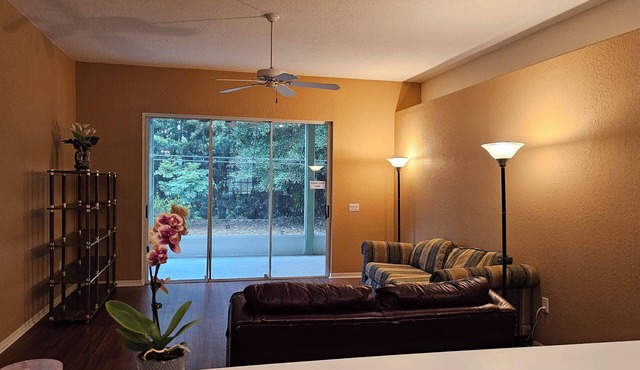 Safe, quiet, spacious, clean, 15 min from parks eating entertainment hospitals.