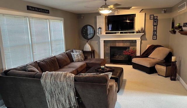 Safe & Spacious 3BR/3BA family and pet friendly home near TBK sports complex