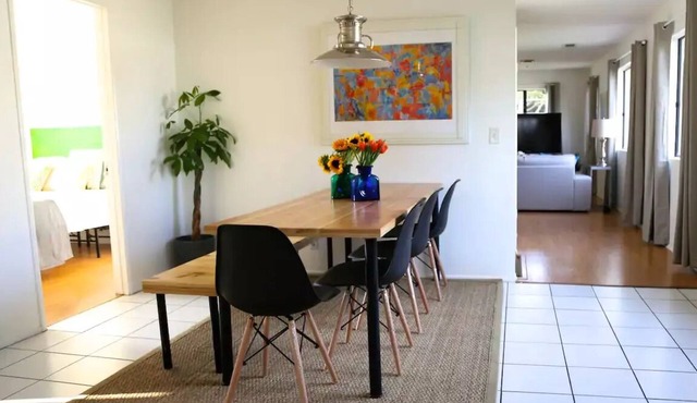 Safe & Sunny Spacious 4BR 2BA w/Lg Patio Perfect of Families,Friends or Business