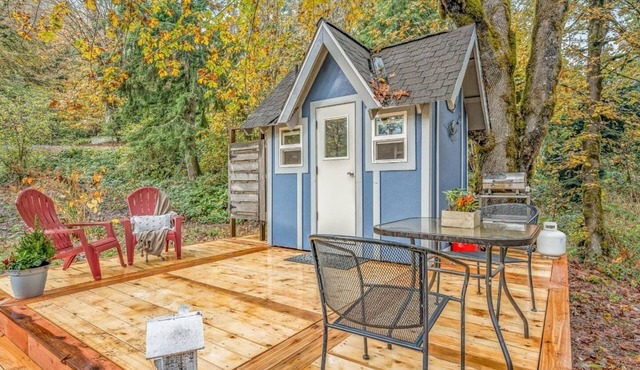 Safe, Unique, Affordable ~ Solo Retreat Space - Unique Northwest Vacation Rentals