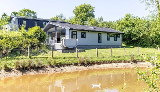 Saffron Lodge, 24 Roadford Lake Lodges
